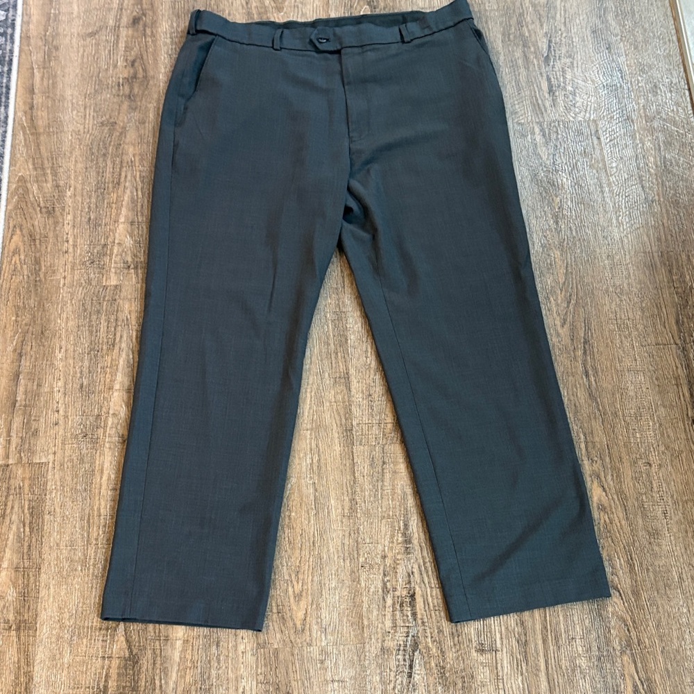 Stafford Men's Dress Pants in Dark Gray